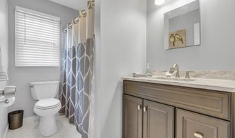 1400 Mizzen Ave, Beachwood, NJ 08722