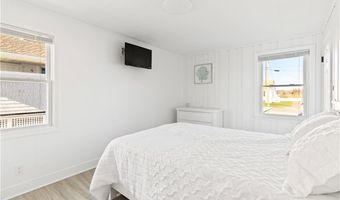 8 Belaire Mnr, Old Saybrook, CT 06475