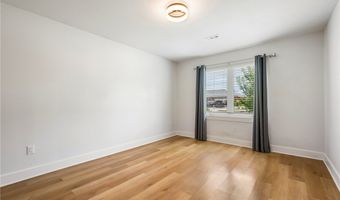 1808 SW D St, Bentonville, AR 72712