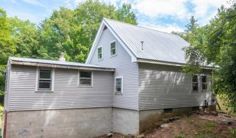 28 Miles Rd, Benton, NH 03785