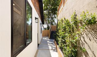 3926 Sunset Dr, Los Angeles, CA 90027