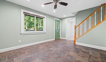 32 Rocky Glen Rd, Danbury, CT 06810