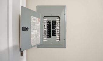 40 Saw Mill Dr 204, North Kingstown, RI 02852