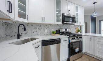 9537 Lydell Dr, Affton, MO 63123