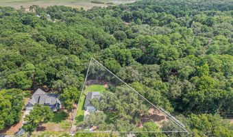 24 Alumni Rd, Beaufort, SC 29907