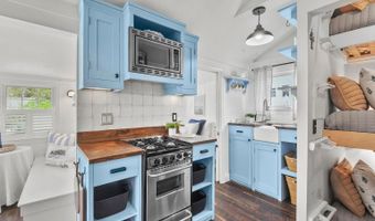 11 Thompson Rd 11, Bourne, MA 02532