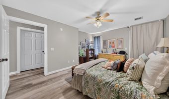 910 NW A St 2, Bentonville, AR 72712