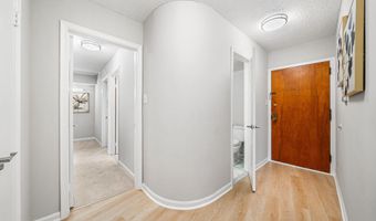 1101 S ARLINGTON RIDGE Rd 212, Arlington, VA 22202