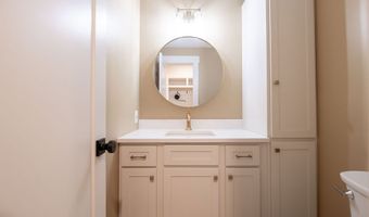 831 Brandon Cir, Aurora, OH 44202
