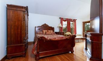 10 Ridge Rd, Newport, RI 02840