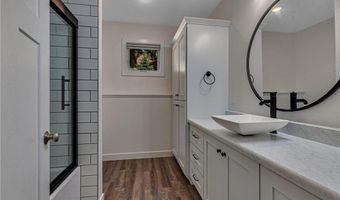 3007 W Lake Jessie Dr SE, Alexandria, MN 56308