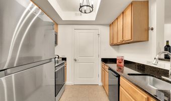 880 N POLLARD St 801, Arlington, VA 22203
