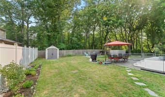 103 Everglade Ave, Warwick, RI 02886