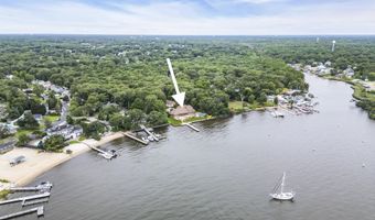99 Holly Ln, Bayville, NJ 08721