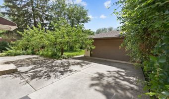 874 S Wisconsin Ave, Addison, IL 60101