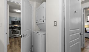 7111 WOODMONT Ave 108, Bethesda, MD 20815