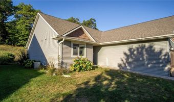 2860 Fairway Dr, Altoona, WI 54720