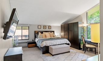 7 Longwood Dr 212, Andover, MA 01810