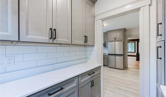 65 Burton St 2, Bristol, RI 02809