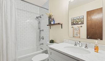 640 Clearview Ct, Algonquin, IL 60102