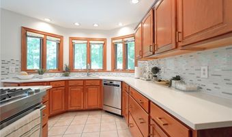 23 Forrester Ct, Amherst, NY 14228
