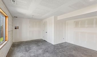 1735 Sadie Ln, Adel, IA 50003