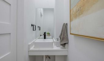 810 MADISON St NW, Washington, DC 20011