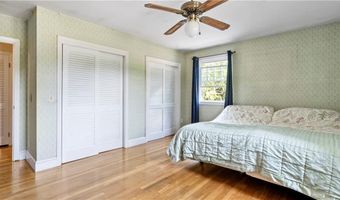 5 Fishing Cove Rd, North Kingstown, RI 02852