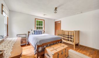 21 Quarry Rd, Branford, CT 06405