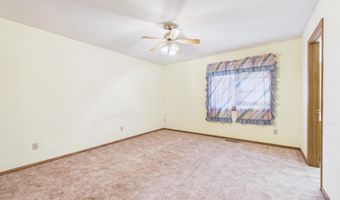1212 E Fleetwood Cir, Brandon, SD 57005