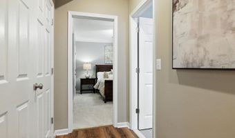 22530 FOREST RUN Dr, Ashburn, VA 20148