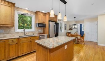 68 Daniel Dr, North Kingstown, RI 02852