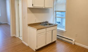 13 Armstrong Pl, Bridgeport, CT 06608