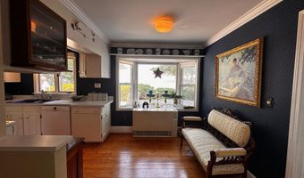 11 Tozier St, Belfast, ME 04915