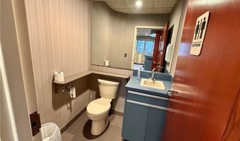 1090 New London Ave 5, Cranston, RI 02920