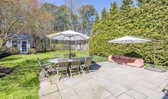 93 Mulford Ln, Amagansett, NY 11930
