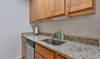 4907 AMERICANA Dr 4907H (202), Annandale, VA 22003