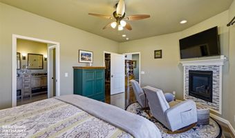17 Patriot Dr, Cody, WY 82414