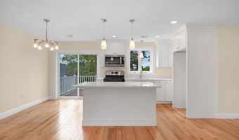 661 Main St, Acushnet, MA 02743
