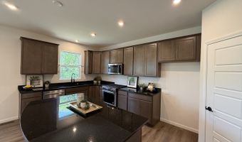 8 Liam Ct, Algonquin, IL 60102