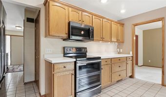 212 Country Club Ln, Altoona, WI 54720