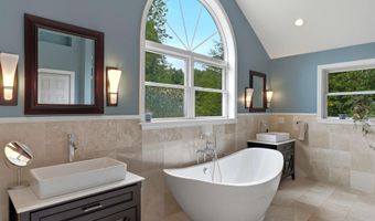 11 Wendover Way, Bedford, NH 03110