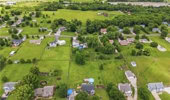 15143 Briarwood Dr, Basehor, KS 66007