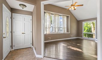 76 9th St, Belford, NJ 07718