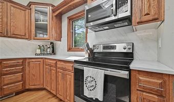 1066 Lake Viking Ter, Altamont, MO 64620