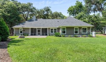 24 Alumni Rd, Beaufort, SC 29907