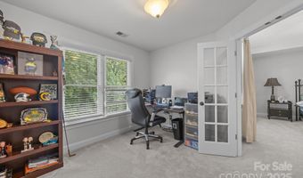 6323 Woodleigh Oaks Dr, Charlotte, NC 28226
