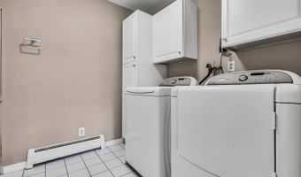 55 South Ave, Bayville, NJ 08721