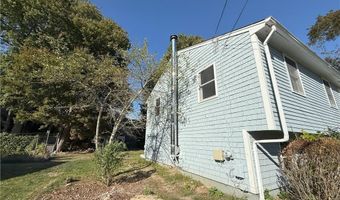 7 Leatherleaf Rd, Narragansett, RI 02882