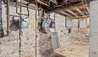 13 Elizabeth St, Cumberland, RI 02864